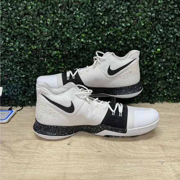 Nike Kyrie 3 Cookies And Cream - M18 - Picture 2 of 8
